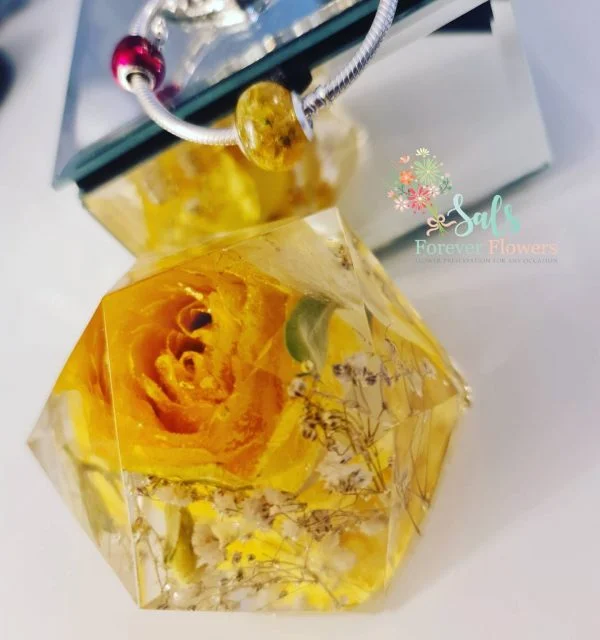 Resin Wedding Bouquet Keepsake – Geometric Flower Paperweight - Image 2