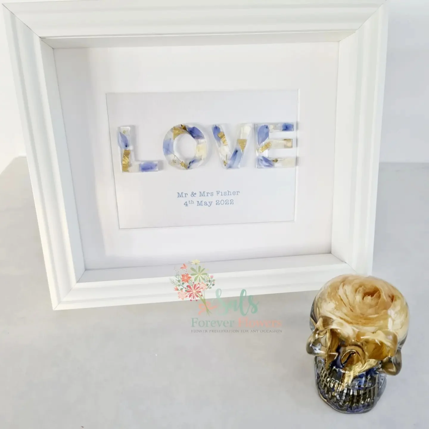 Personalised 'LOVE' Resin Flower Frame with Keepsake Quote - Image 3