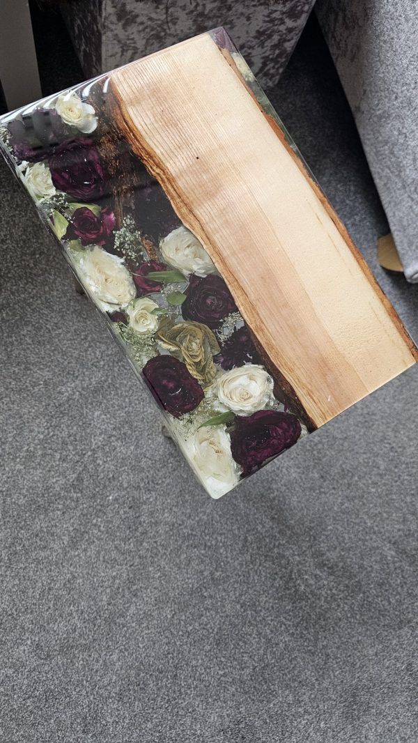 Resin Bouquet Keepsake Table – Custom Flower-Preserved Side Table - Image 3