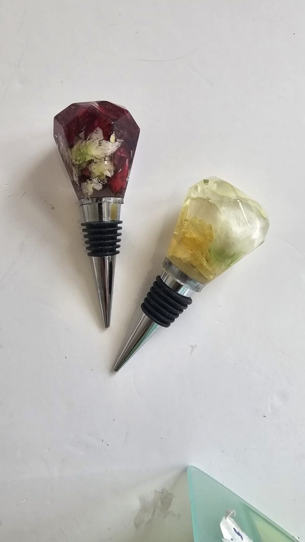 Wedding Flower Preservation Wine Bottle Stopper - Custom Resin Keepsake UK - Image 3