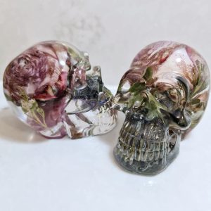 gothic resin flower preservation skuyll suitable for wedding flowers and funeral flower preservation UK
