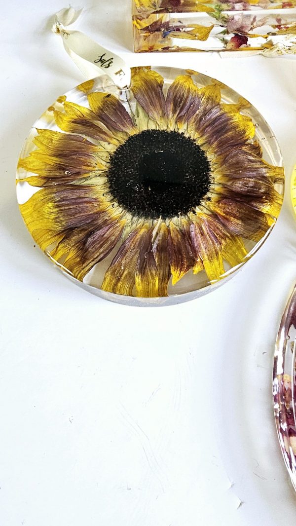 Everlasting Floral Fusion Disk – Hand-Pressed Flower Keepsake - Image 6
