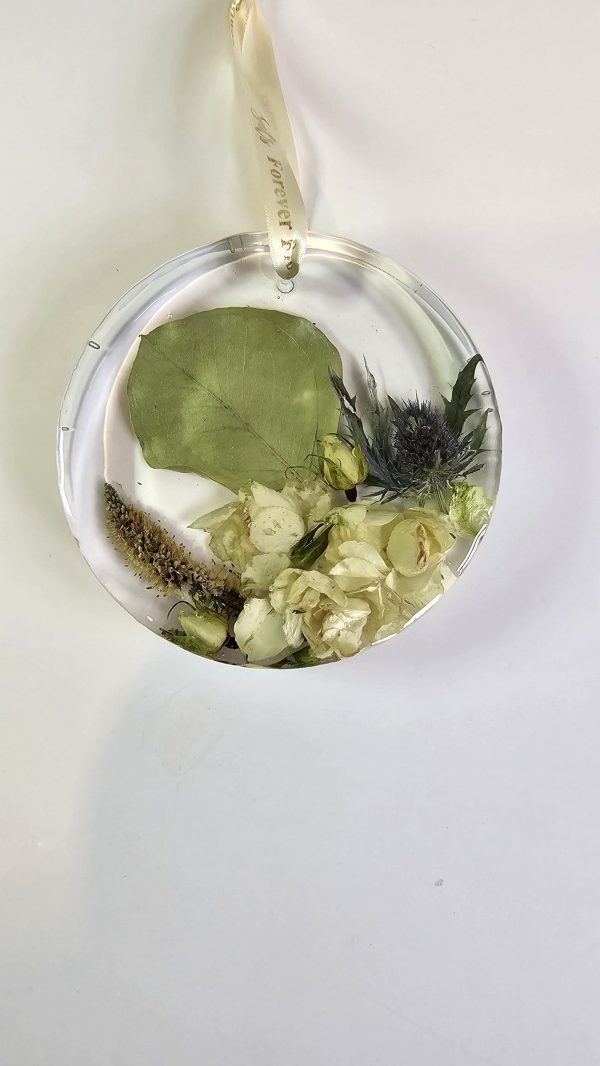 Everlasting Floral Fusion Disk – Hand-Pressed Flower Keepsake - Image 4