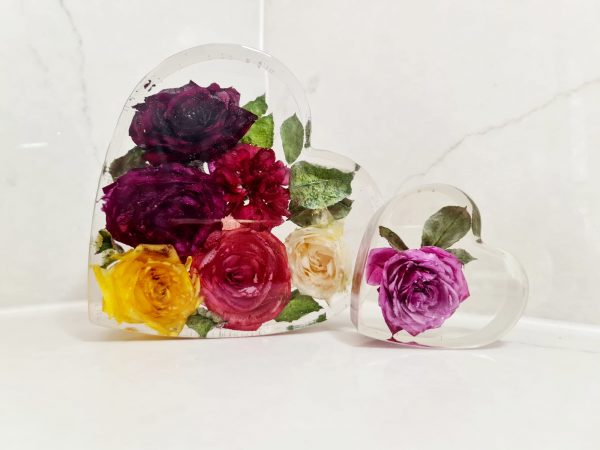 Resin Heart Flower Keepsake – Wedding & Memorial Preservation - Image 2