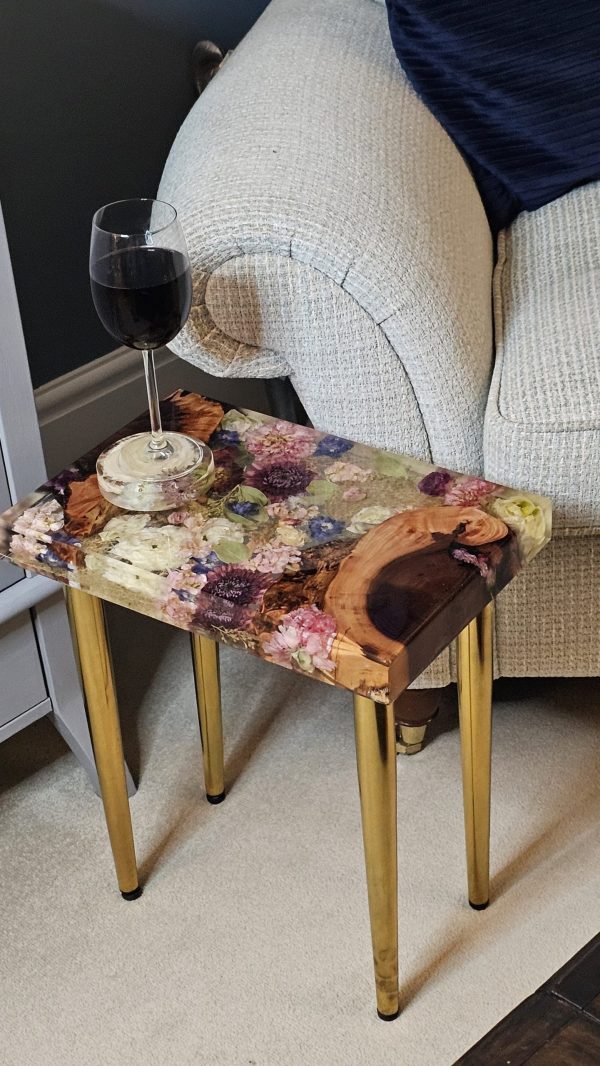 Resin Bouquet Keepsake Table – Custom Flower-Preserved Side Table - Image 7