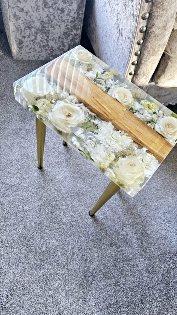 Resin Bouquet Keepsake Table – Custom Flower-Preserved Side Table - Image 6